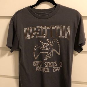 BRANDY MELVILLE VINTAGE BAND T-SHIRT